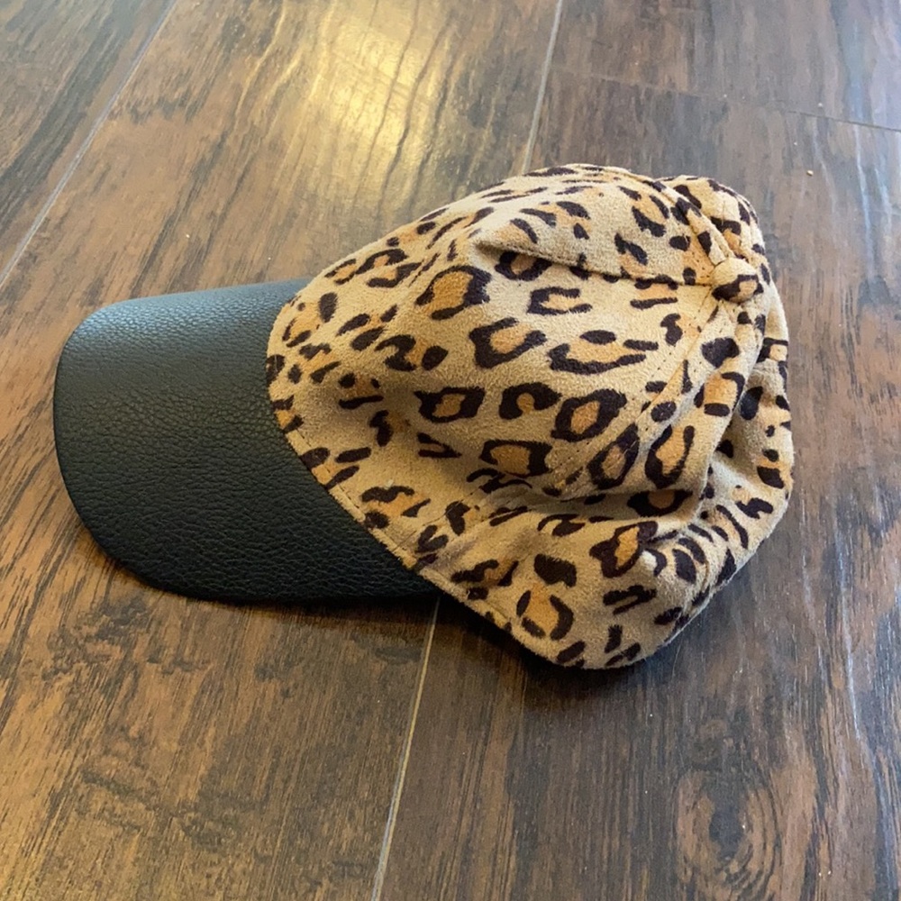 Cheetah 🐆 Leopard 🐆 print hat